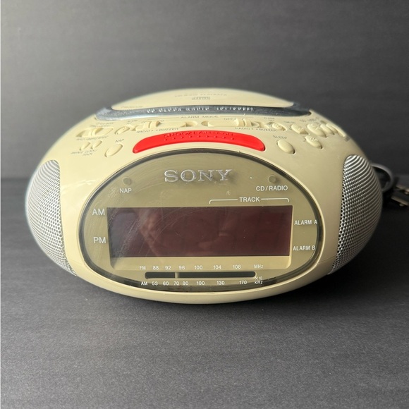 Sony Icfcd832 White Am/fm Radio Cd Player Alarm Click Cd-r/rw Playback - Picture 2 of 6